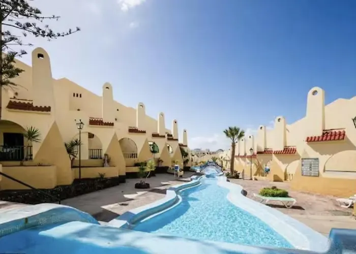 Sun & Pool Retreat Complex Apartament